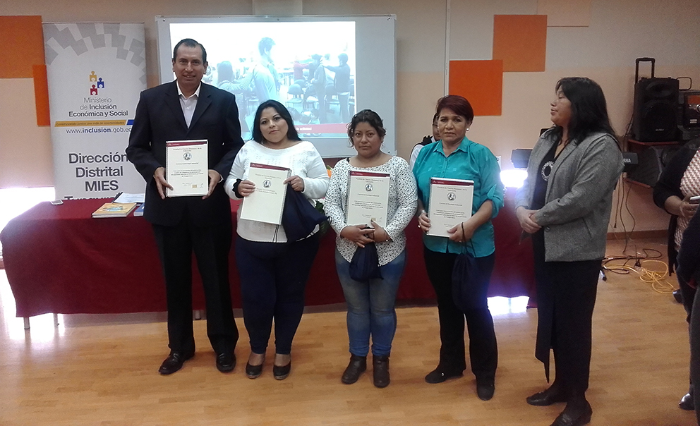 Estudiantes De La Universidad De Ambato Entregan Proyectos Para 